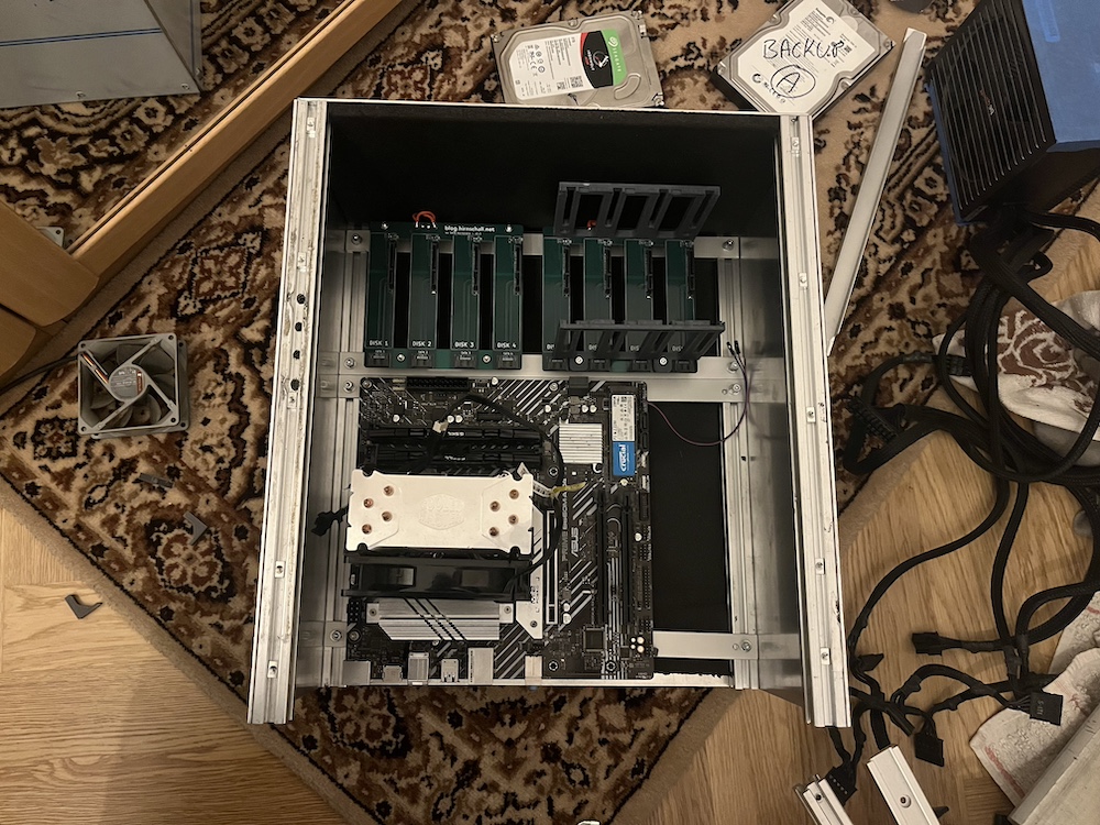 Mainboard and backplane test-fit